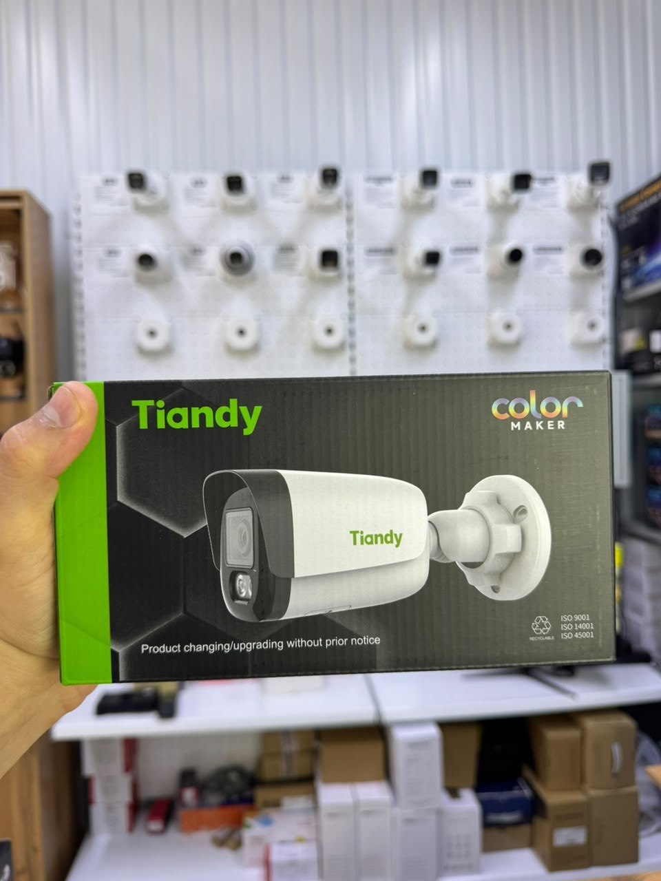 Tiandy ColorMaker — компактная уличная камера